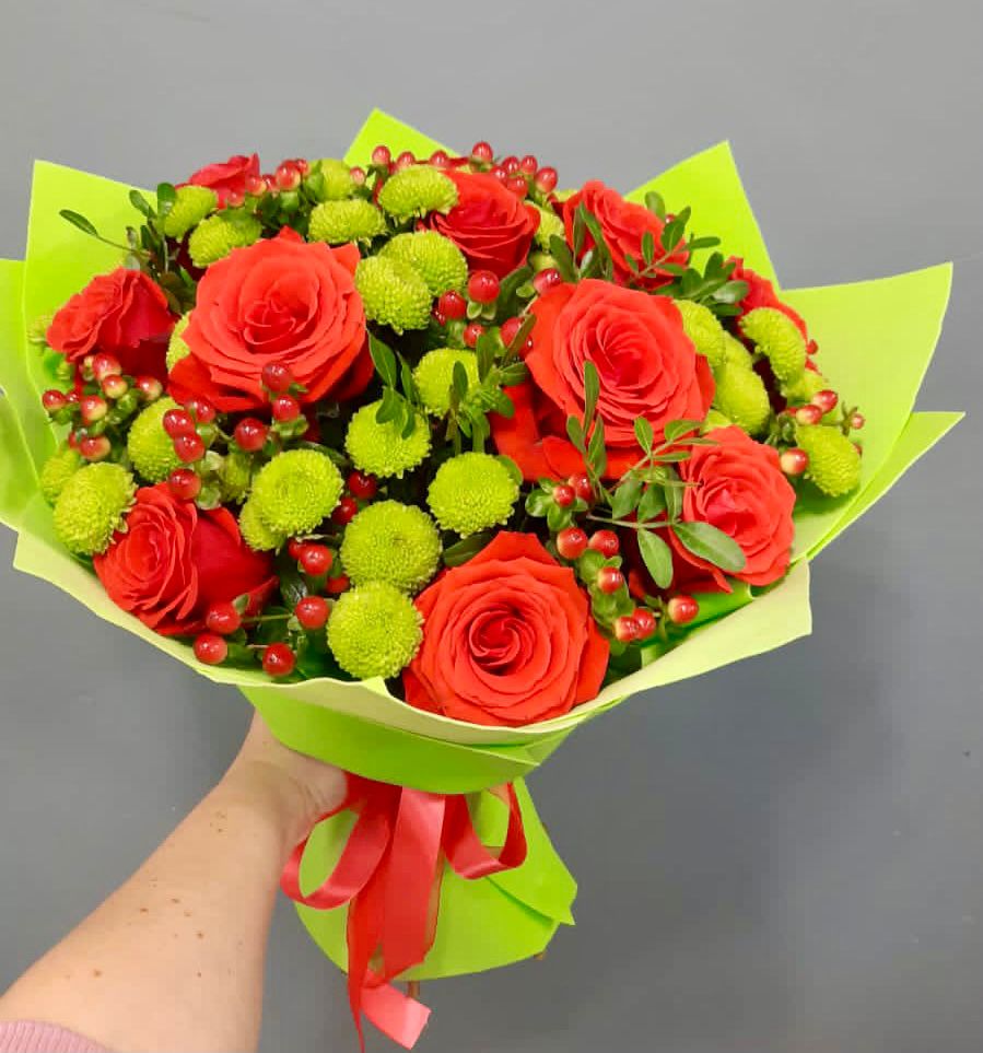 Букет цветов из: Хризантемы и Розы в Новосельцево