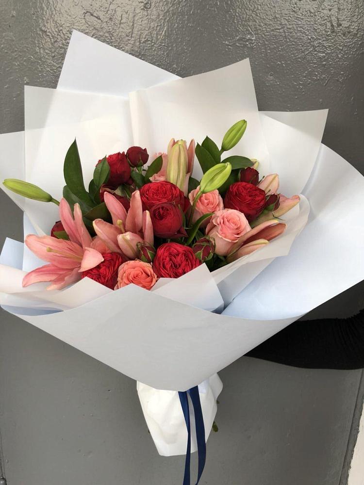 Букет цветов из: Лилии и Розы в Новосельцево