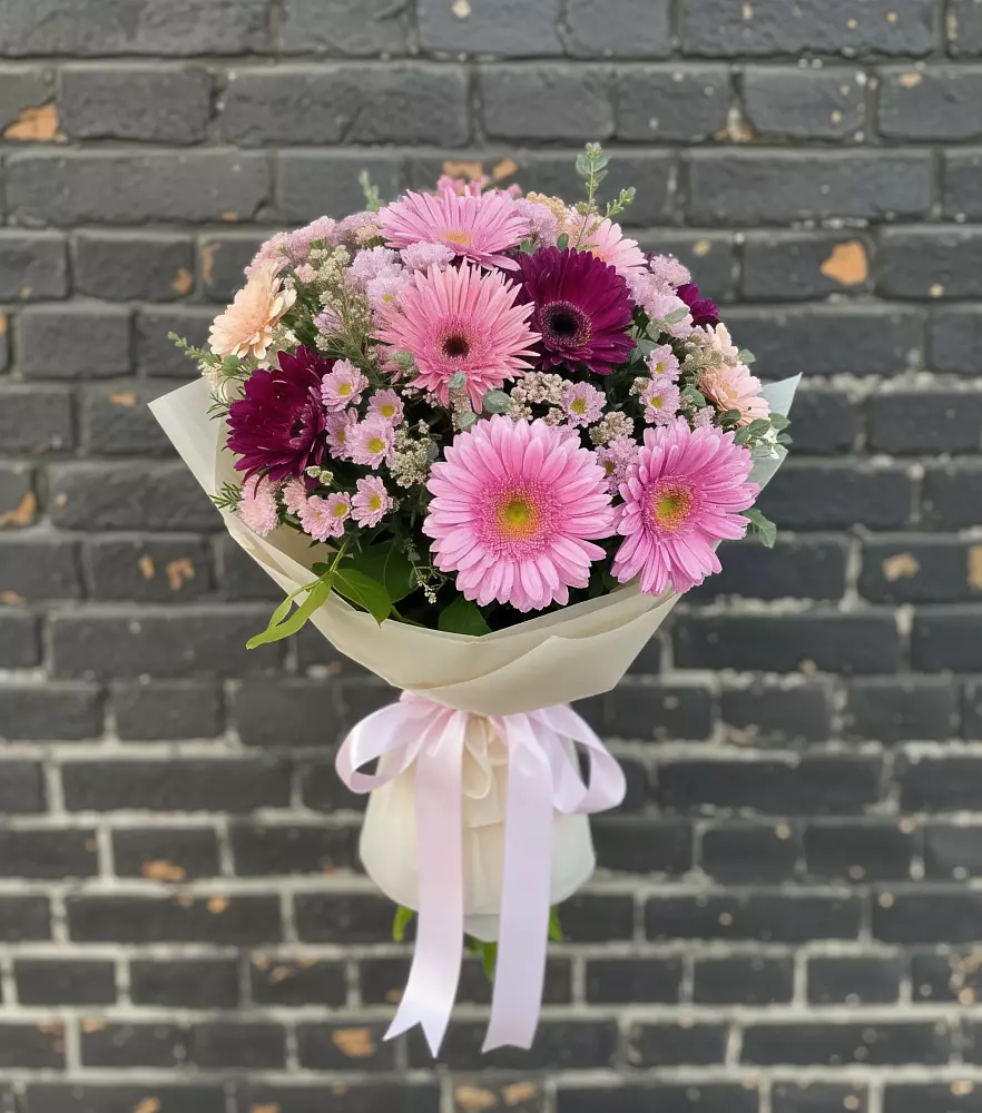 Букет цветов из: Герберы и Хризантемы в Новосельцево