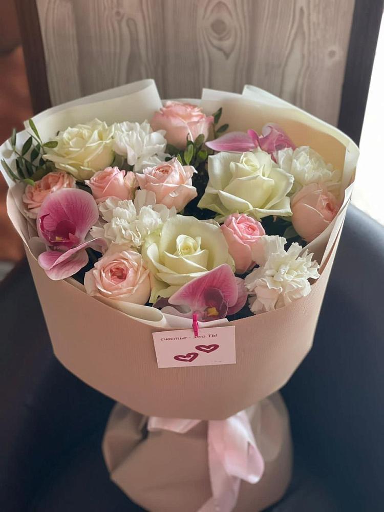 Букет цветов из: Орхидеи, Розы и Гвоздики в Новосельцево