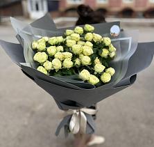 Букет Белые кустовые розы Солинеро в Новосельцево