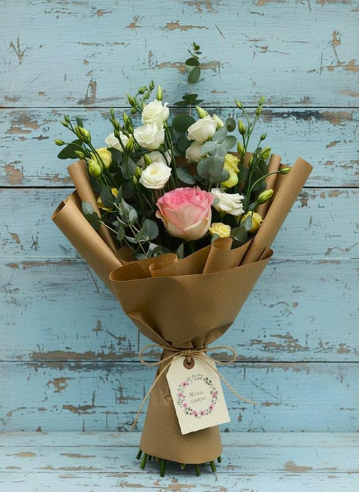 Букет цветов из: Розы и Лизиантусы в Новосельцево