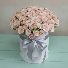 Цветочная композиция из Розы в шляпной коробке в Новосельцево