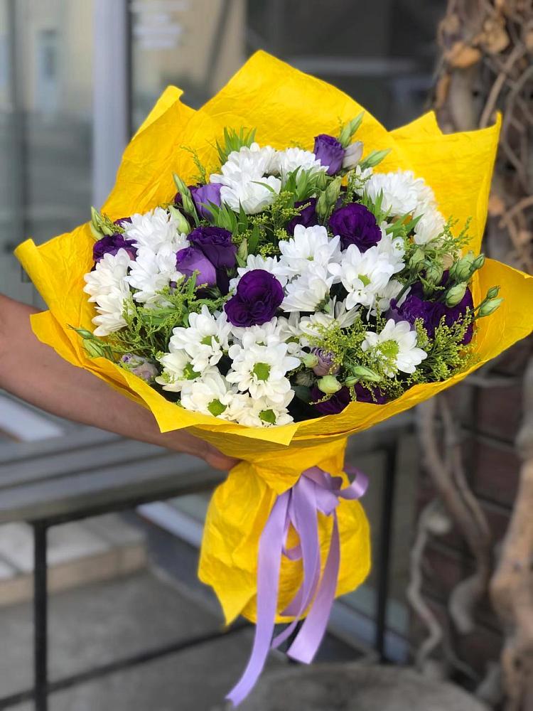 Букет цветов из: Ирисы, Хризантемы и Ромашки в Новосельцево