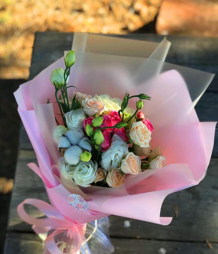 Букет цветов из: Розы и Лизиантусы в Новосельцево