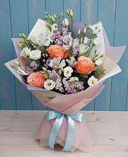 Букет цветов из:  Лизиантусы, Розы, Альстромерии и Гипсофила в Новосельцево