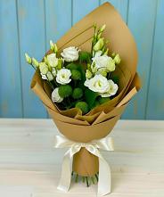 Букет цветов из:  Хризантемы и Лизиантусы в Новосельцево