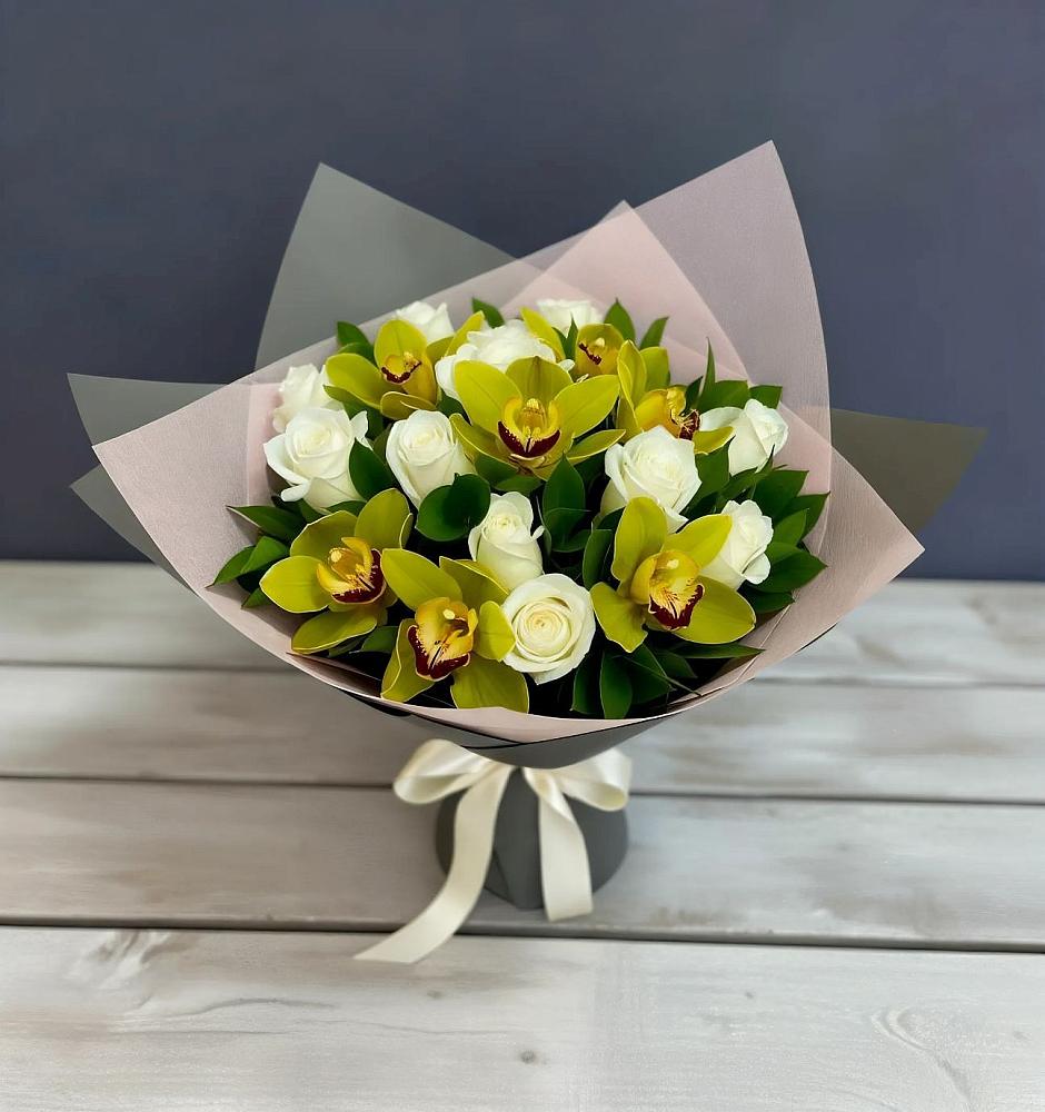 Букет цветов из: Орхидеи и Розы в Новосельцево