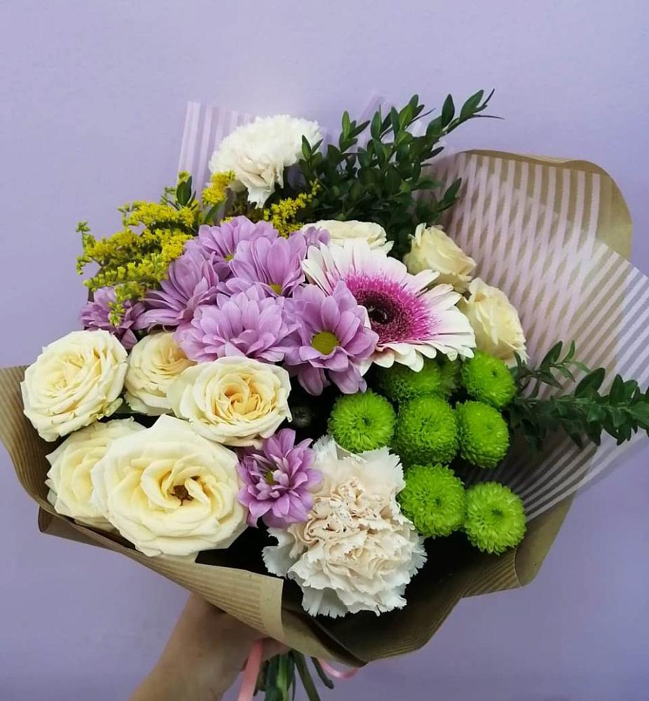 Букет цветов из: Хризантемы, Розы, Гвоздики и Герберы в Новосельцево