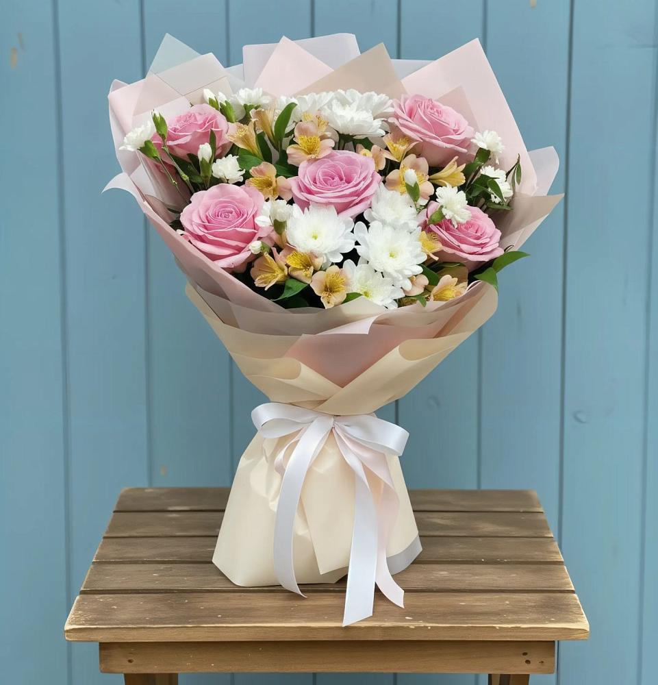 Букет цветов из: Гвоздики, Орхидеи и Розы в Новосельцево