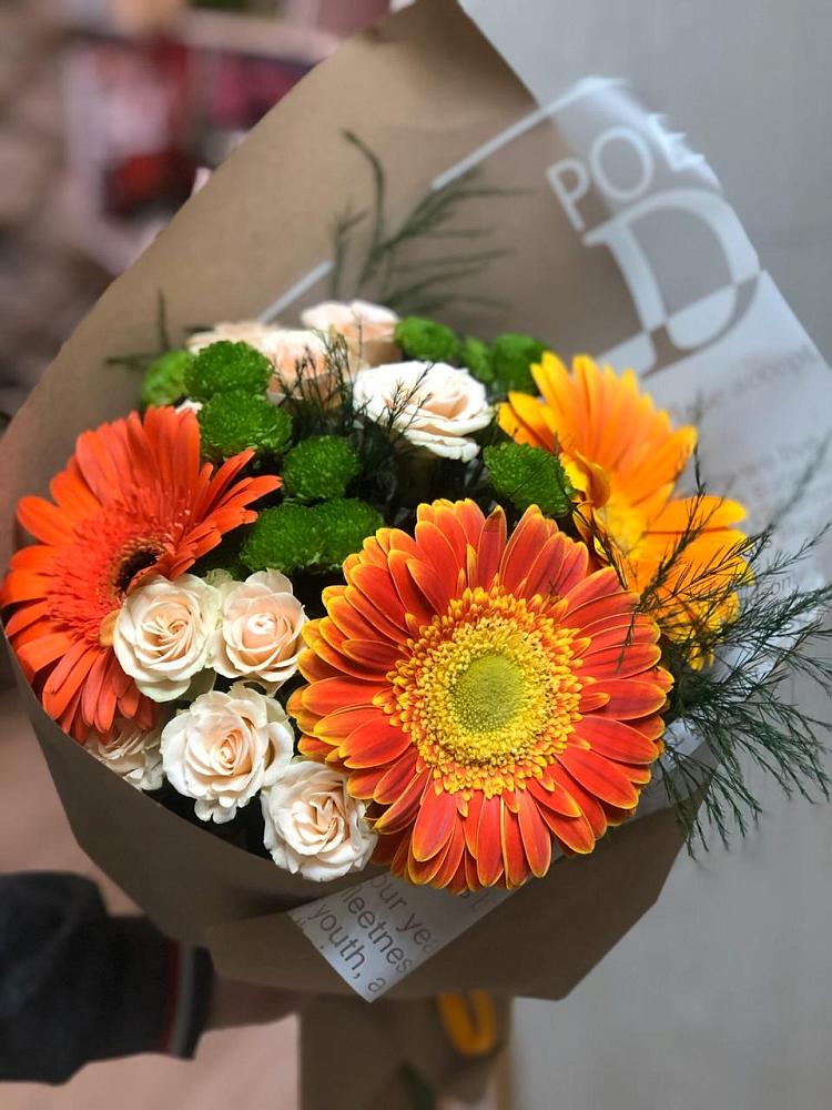Букет цветов из: Герберы, Хризантемы и Розы в Новосельцево